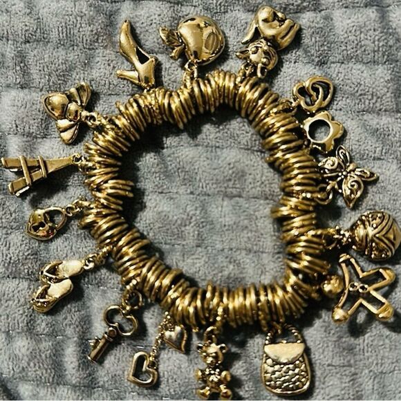Stretch Charm Bracelet - Elegant & Unique Design Gold Charm Bracelet - Picture 10 of 17